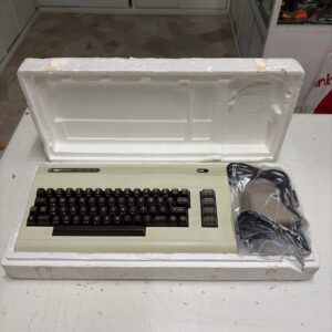 Commodore VIC 20 RETRO GAMES Computer c64 vic20