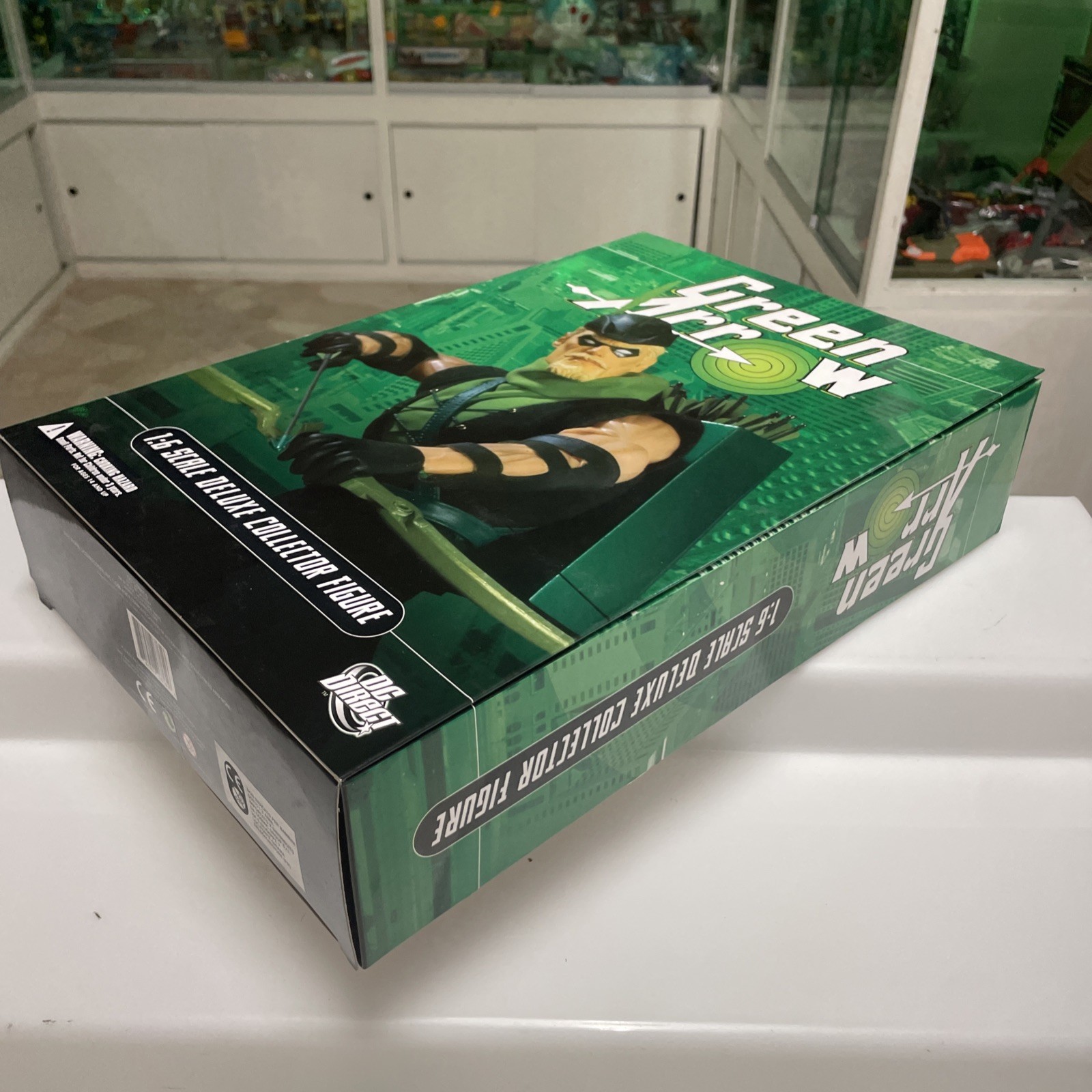 DC Direct - Green Arrow 1:6 Doll . Nuova Sealed - immagine 7