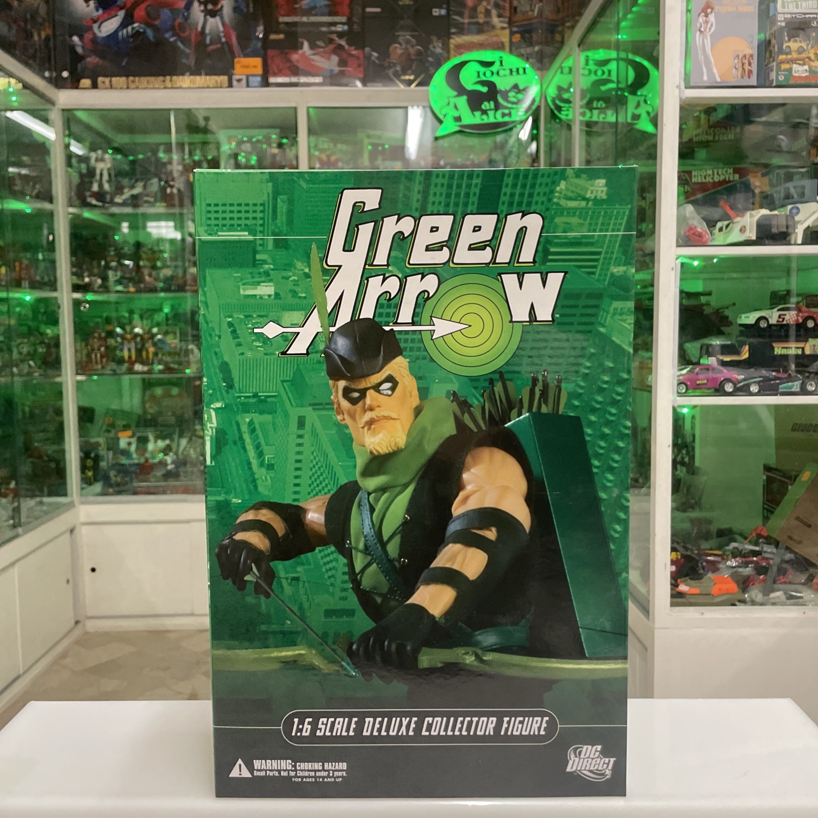 DC Direct - Green Arrow 1:6 Doll . Nuova Sealed