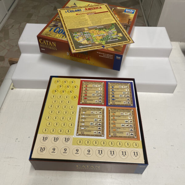 Giochi Uniti - CATAN - I Coloni d'America Espasnsione Gioco da tavolo ITALIANO - immagine 4
