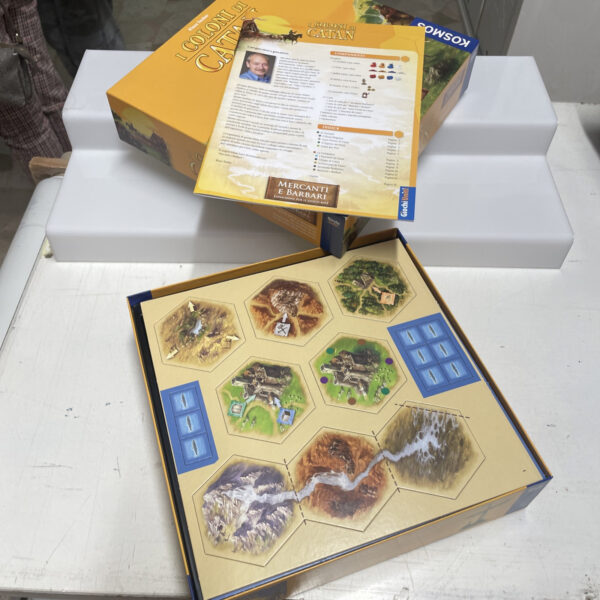 Giochi Uniti - I COLONI DI CATAN - Mercanti e Barbari Gioco da tavolo ITALIANO - immagine 5