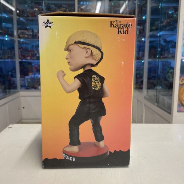 Icon Heroes KARATE KID JOHNNY LAWRENCE BOBBLE HEAD FIGURE Perfetto - immagine 4