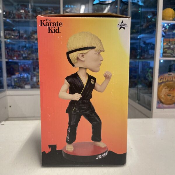 Icon Heroes KARATE KID JOHNNY LAWRENCE BOBBLE HEAD FIGURE Perfetto - immagine 6