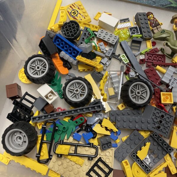 LEGO  Dino 5884 " Raptor Chase "  Completo 100% - immagine 7