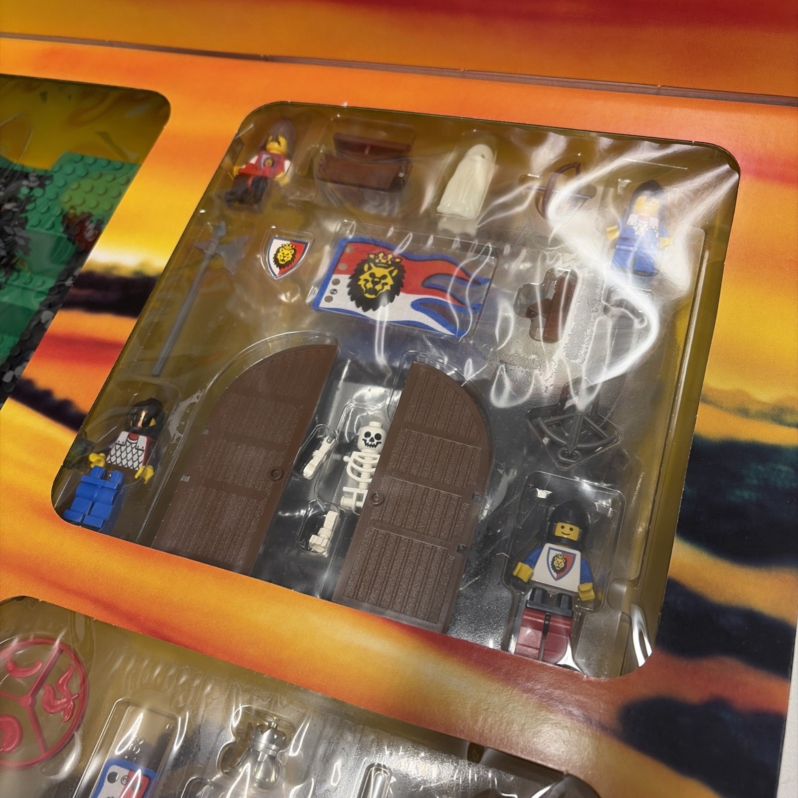 Lego CASTLE Vintage 6090 Royal Knight's Castle 1995 MISB NUOVO Sigillato - immagine 12