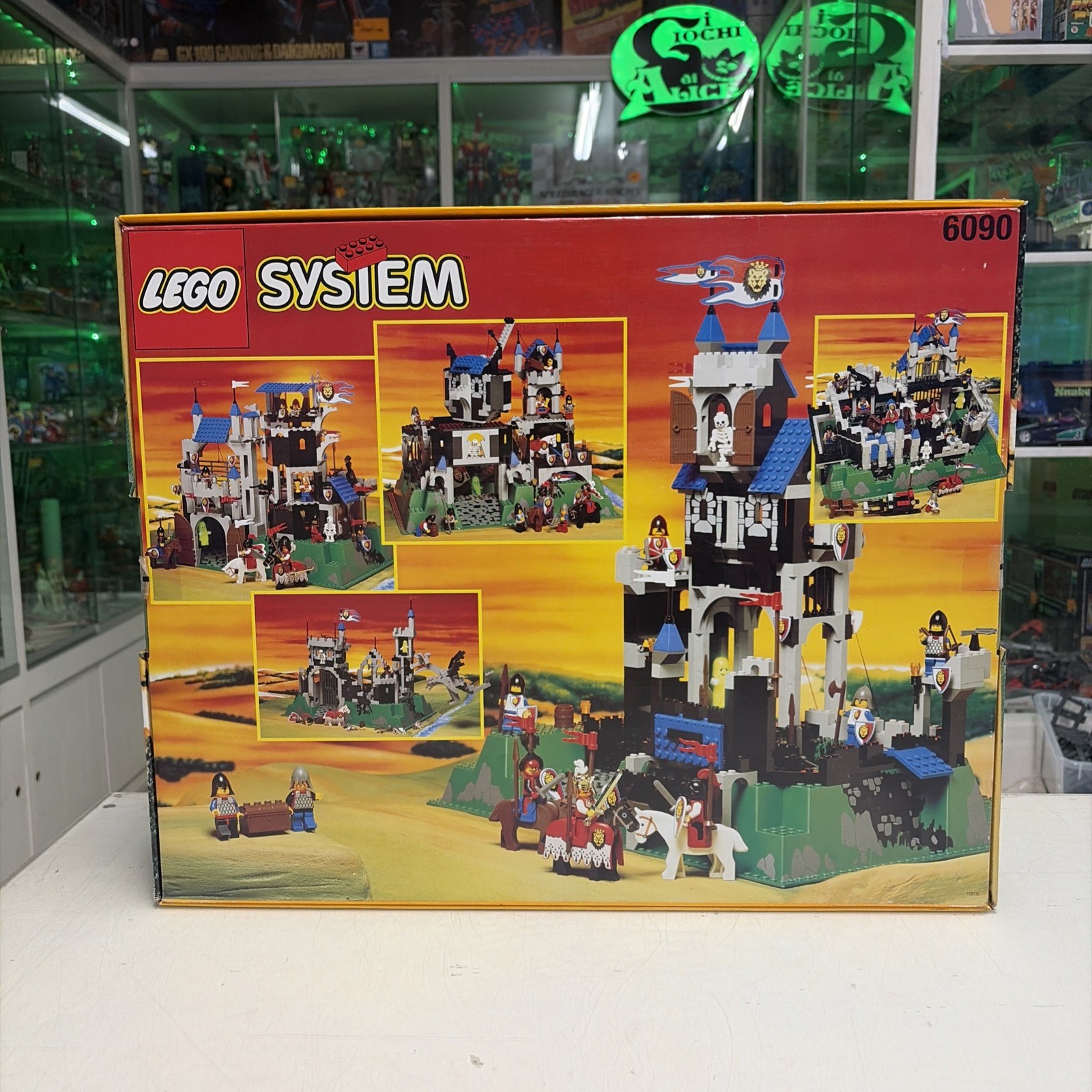 Lego CASTLE Vintage 6090 Royal Knight's Castle 1995 MISB NUOVO Sigillato - immagine 3