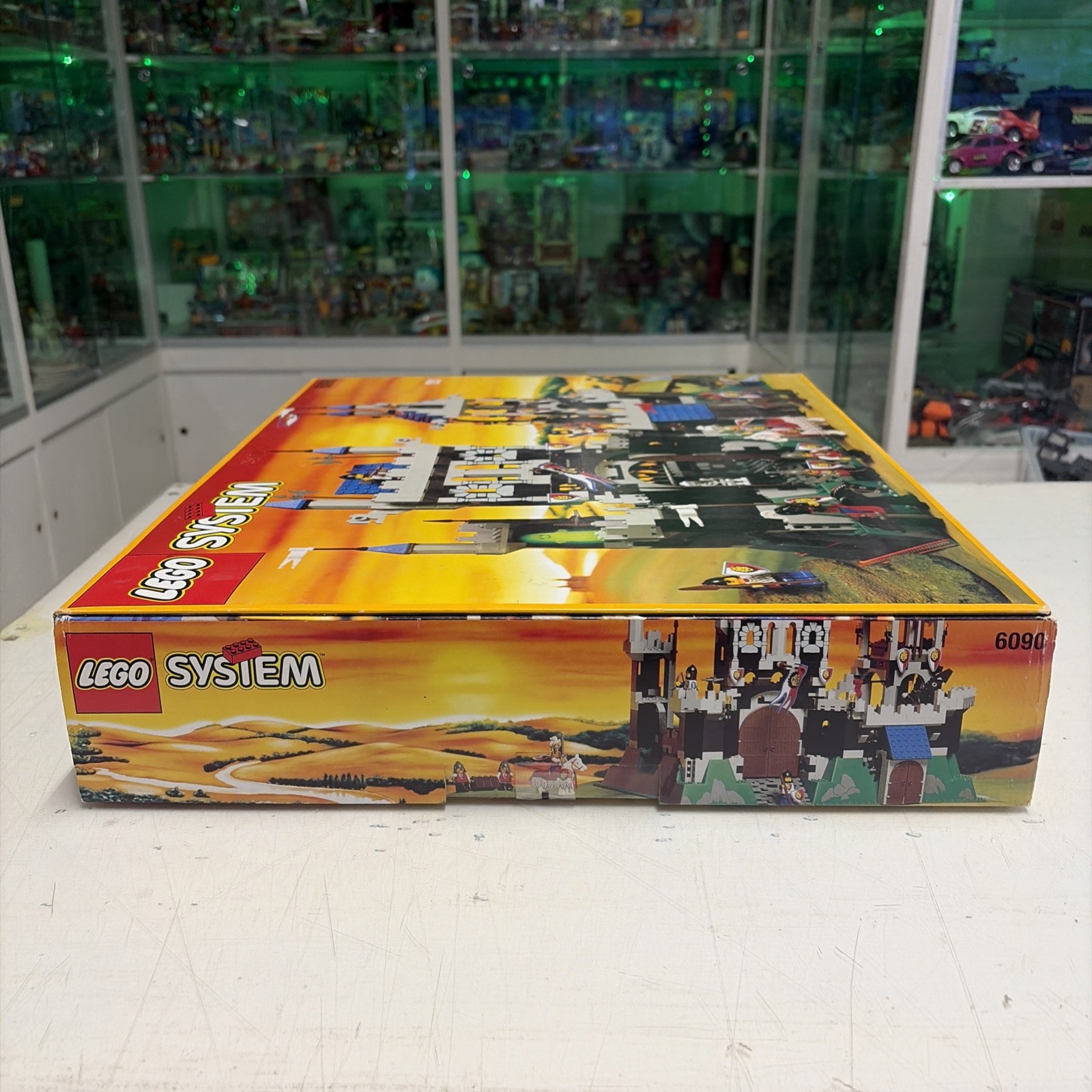 Lego CASTLE Vintage 6090 Royal Knight's Castle 1995 MISB NUOVO Sigillato - immagine 7