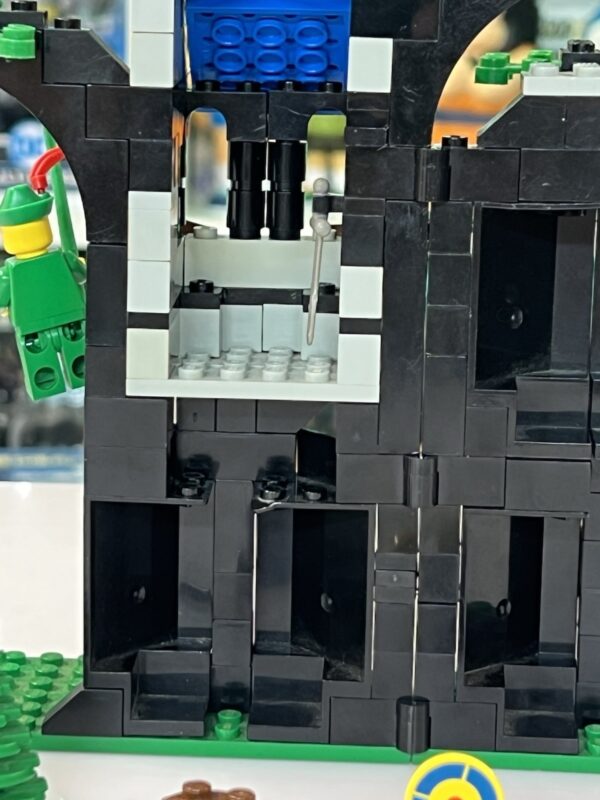 Lego Serie Castle - Set 6054 Vintage Forestmen's Hideout - immagine 7