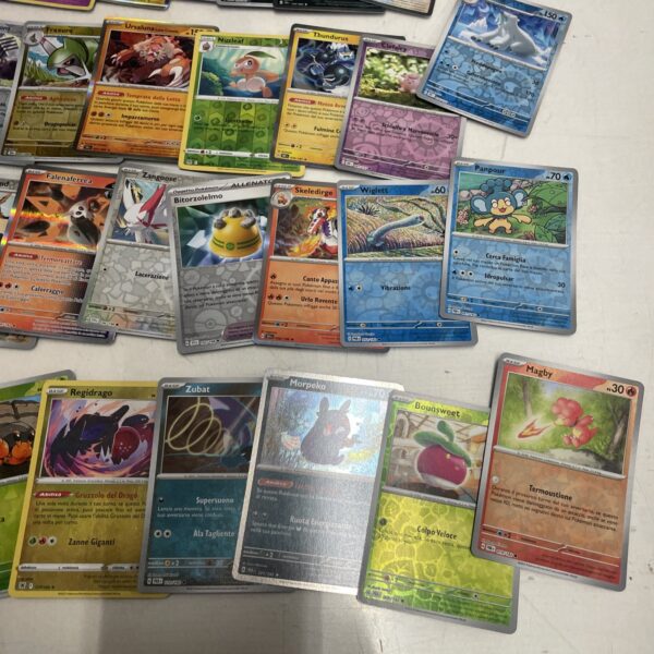 Lotto Carte Pokemon mix 500 ITA ENG JAP Rare e Brillanti Recenti Pikachu D - immagine 5