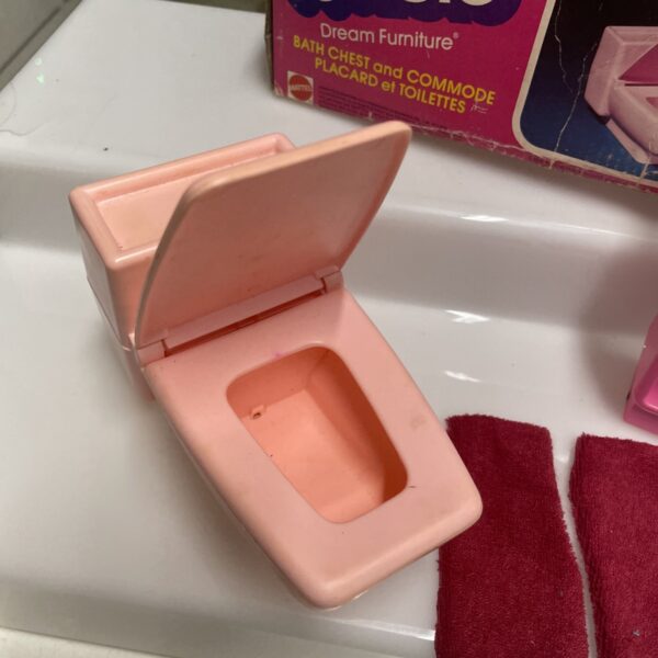 MATTEL - BARBIE - Dream Forniture - Bath Chest and Commode Bagno Water - immagine 8