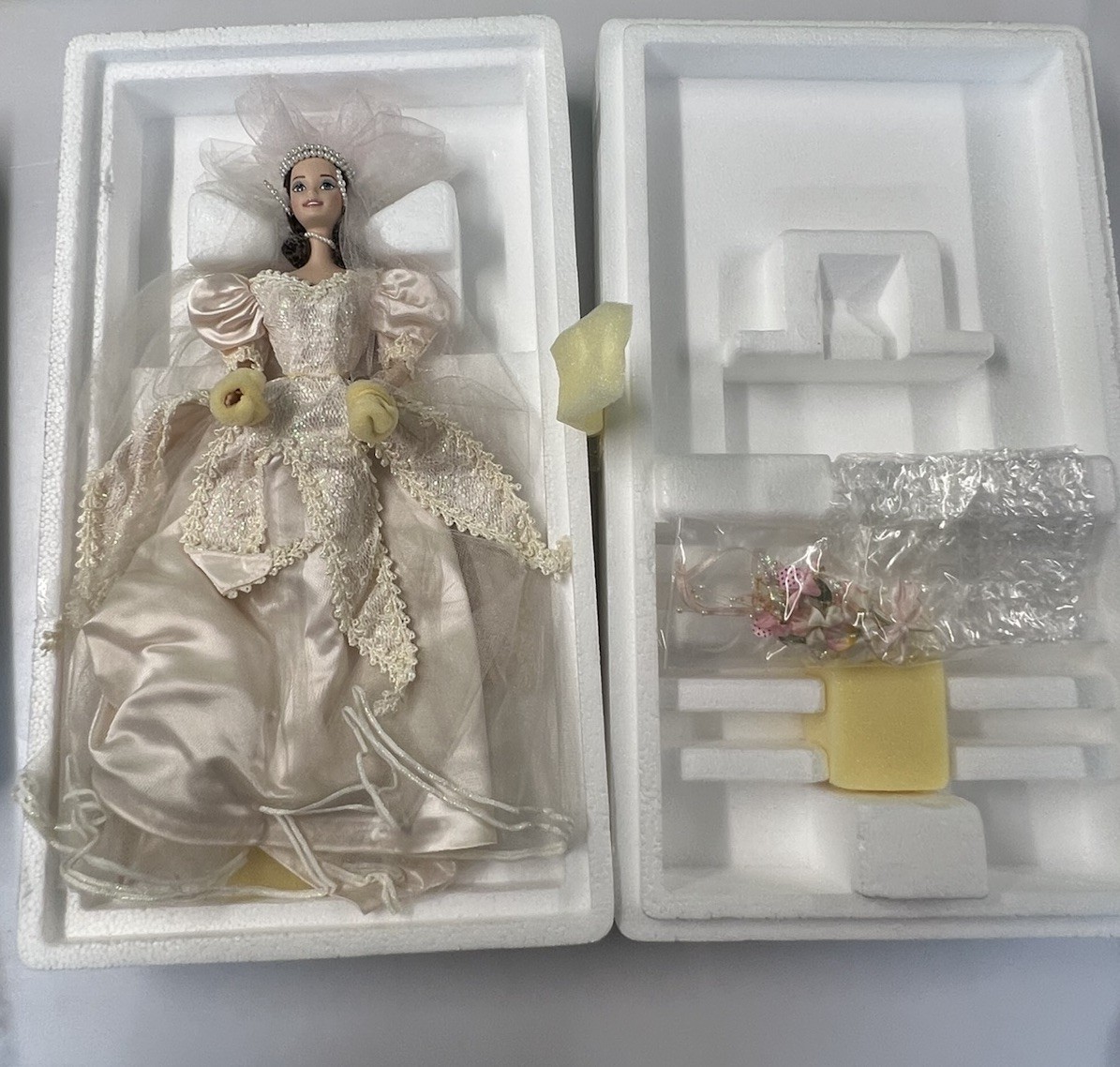 Mattel Barbie - The Wedding Flower Collection - Blushing Orchid Bride Limited - immagine 12