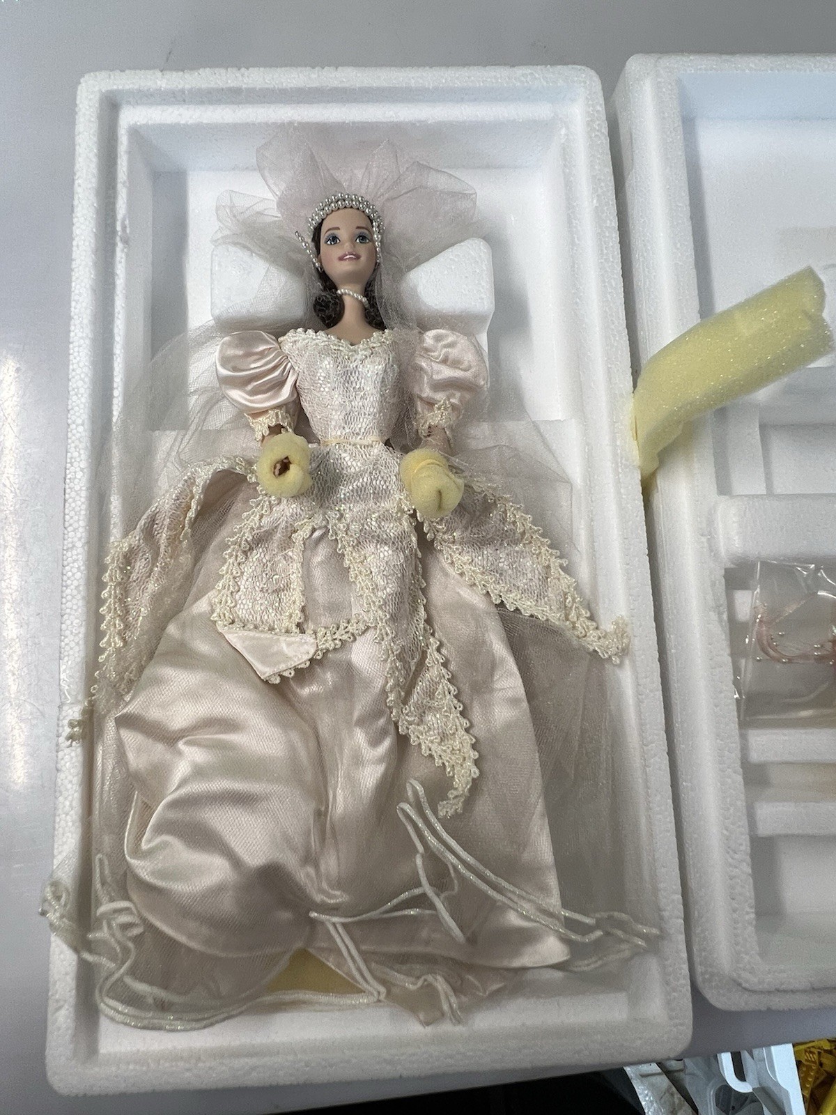 Mattel Barbie - The Wedding Flower Collection - Blushing Orchid Bride Limited - immagine 10