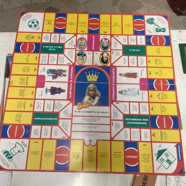 Mattel Giochi - Gioco da Tavolo  BARBIE la Reginetta del Ballo - immagine 10