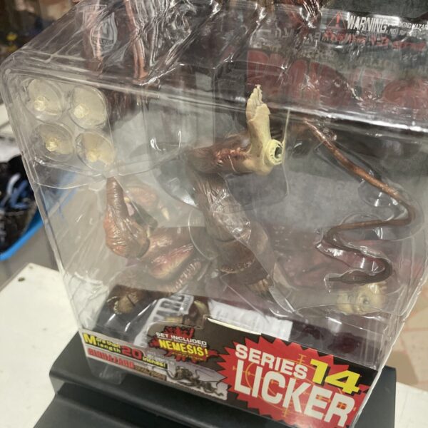 Moby Dick LICKER Figure & Nemesis Parts Resident Evil Biohazard - immagine 4