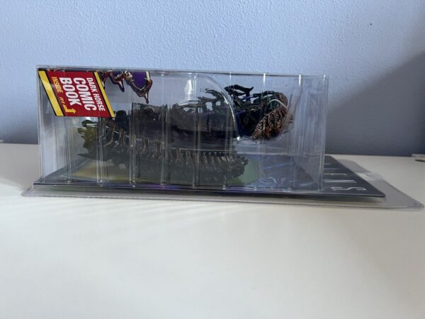 Neca - Reel Toys - Aliens Snake Alien - Nuovo - Comic Book Inside - immagine 6