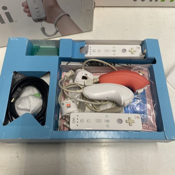 Nintendo Wii Consolle 2 controller motion plus + giochi  PAL ita - immagine 6