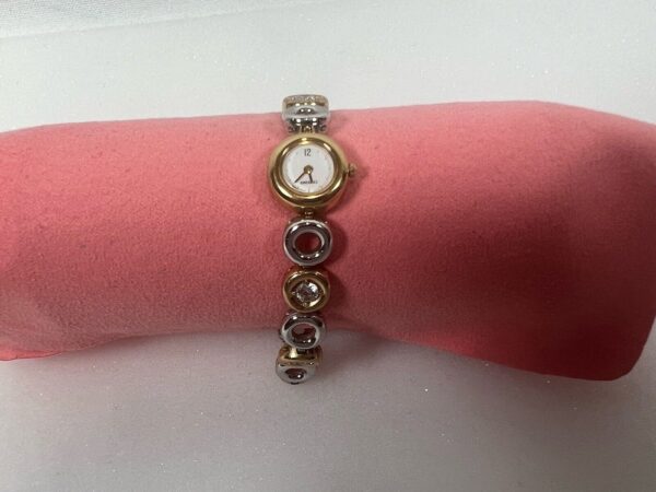 Orologio Donna  Seiko Serie 1E20 Con Cinturino Bracciale E Rifiniture In Oro - immagine 4