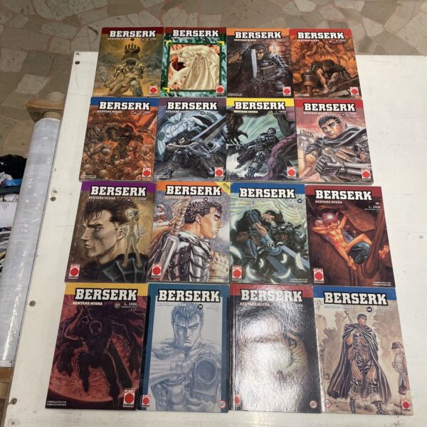 STAR COMICS Lotto Berserk prima edizione sottiletta 44 Volumi 25-72 - immagine 3