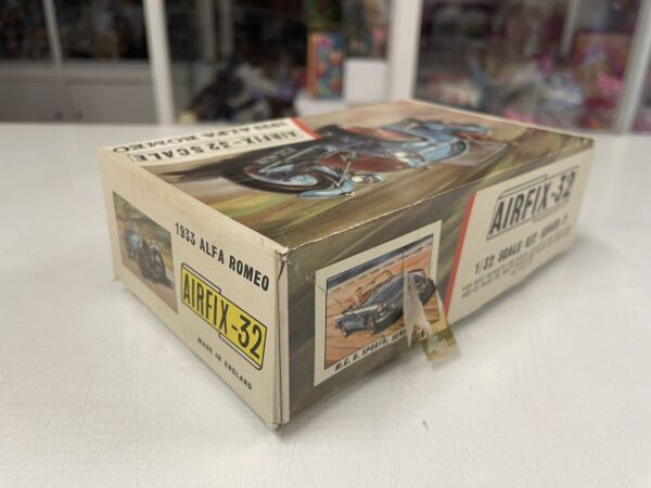 AIRFIX 32 - Scale 1933 alfa romeo Model Kit - immagine 4