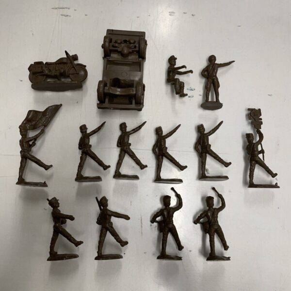 Atlantic  Soldatini ADOLF HITLER CAMICE BRUNE  - 14 Pezzi - scala 1/32 - immagine 3