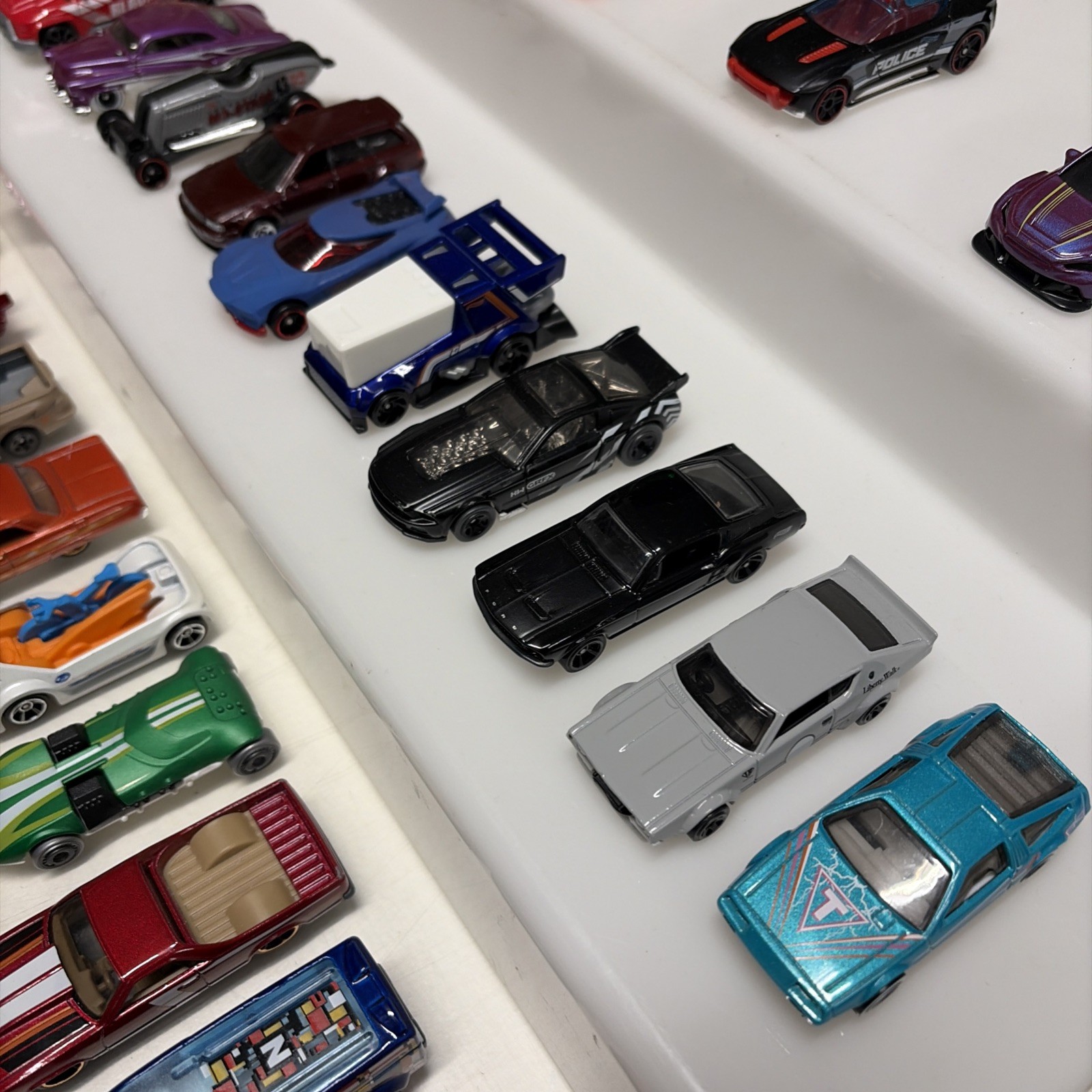 HOT WHEELS Lotto Auto e Mezzi 55 Pezzi Usati Perfetti - immagine 13