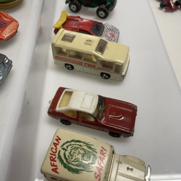 HOT WHEELS Matchbox  Corgi Majorette LOTTO 1/55 - immagine 10