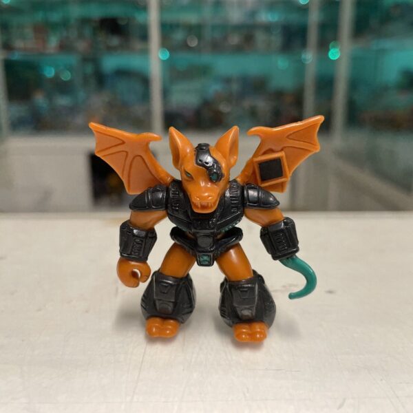 Hasbro TRANSFORMERS  Battle Beasts - Blitzkrieg Bat (12)- takara no diaclone