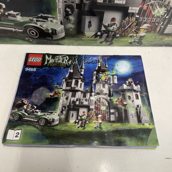 Lego Monster Fighters - 9468 Vampyre Castle – No 3 Minifig - immagine 3