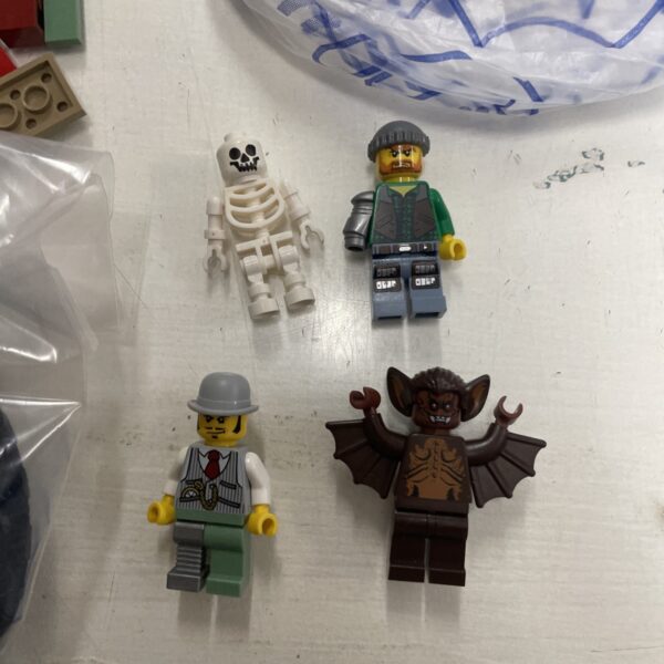 Lego Monster Fighters - 9468 Vampyre Castle – No 3 Minifig - immagine 10