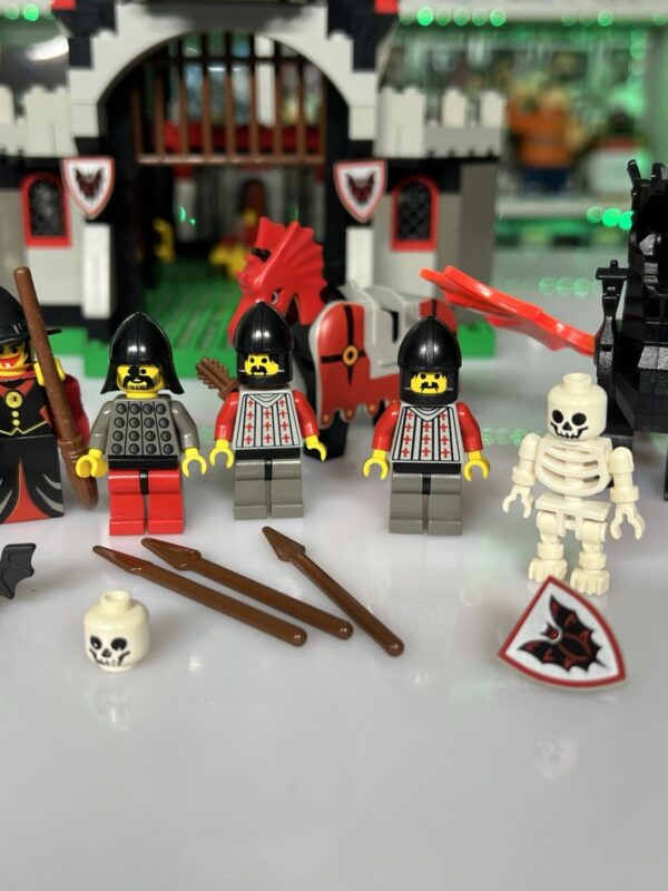 Lego Serie Castle - Set 6097 Vintage Night Lord's Castle - immagine 5