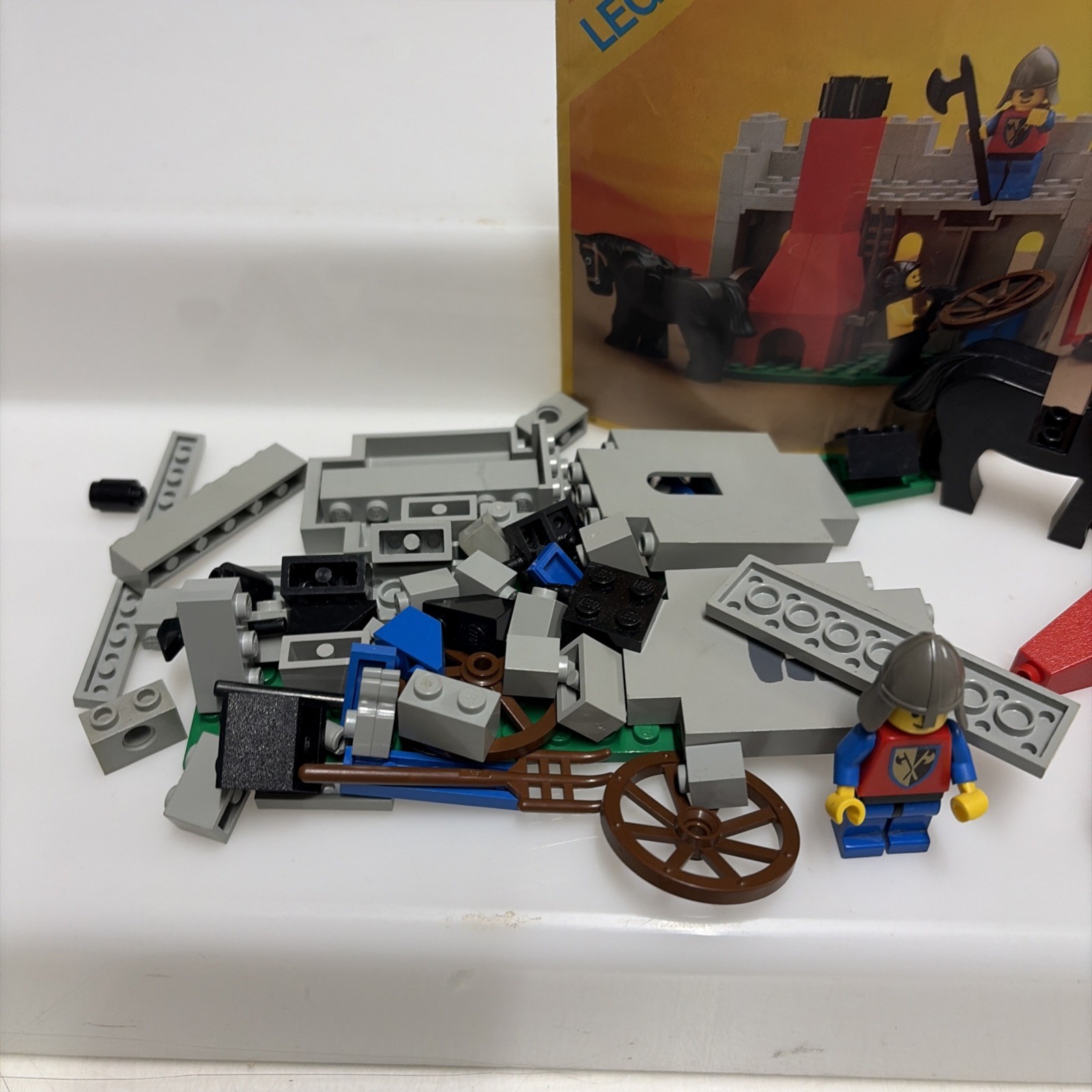 Lego System Classic Castle 6040 - Blacksmith shop - completo 100% Vintage - immagine 3