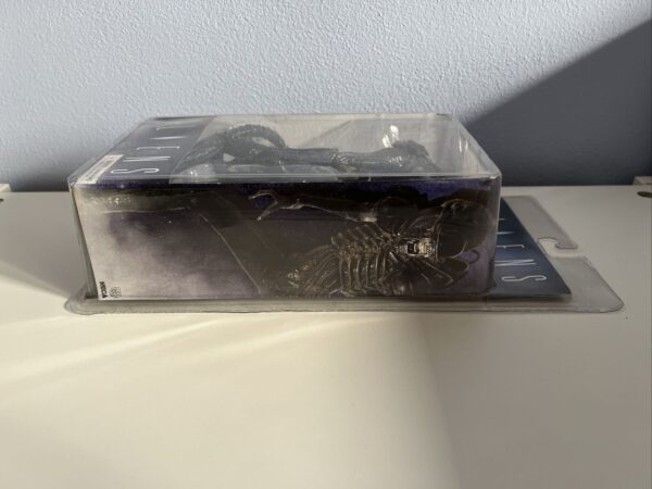 Neca - Reel Toys -  Aliens - Nuovo -  Figure 23cm - immagine 4