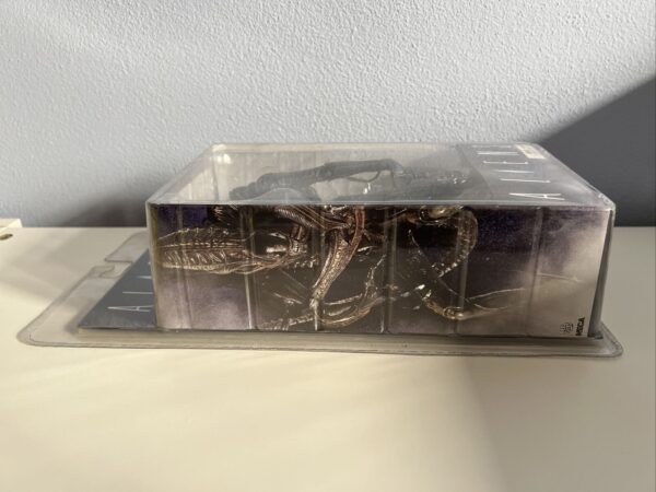 Neca - Reel Toys -  Aliens - Nuovo -  Figure 23cm - immagine 6