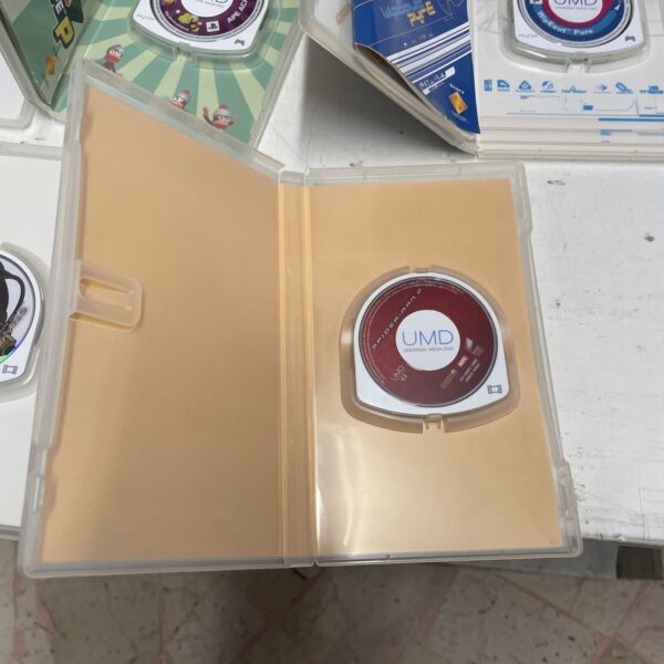 SONY PSP 1004 Fat  + Wipeout Ape Escape + UMD Steamboy +++ PSP Pal ita - immagine 4