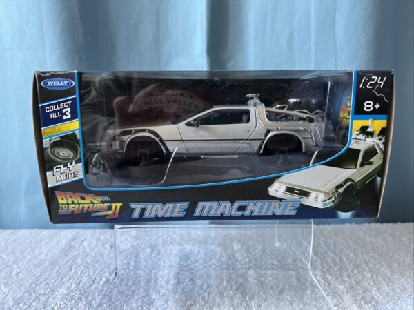 welly 1/24 Delorean Time Machine Back To The Future 2  Fly Mode Diecast Model