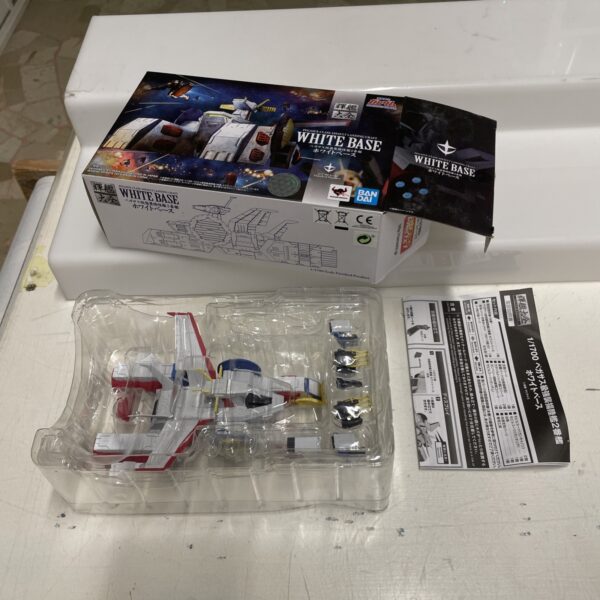 Bandai Gundam RX78 - WHITE BASE - Pegasus-class 1/1700 Scale 18 cm - immagine 5