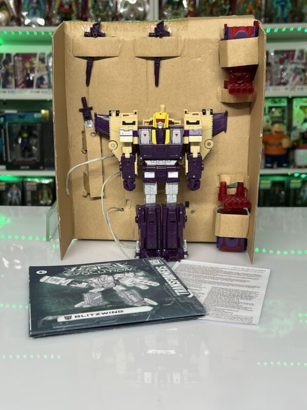 Hasbro Transformers Legacy Evolution - Blitzwing - immagine 5