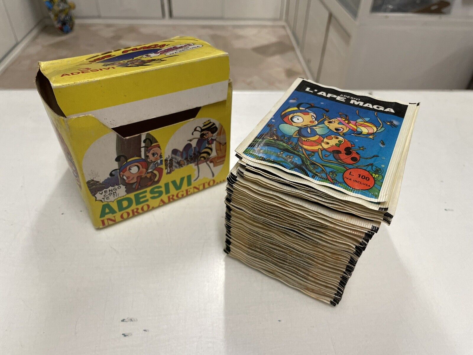 LApe-Maga-Box-100-bustine-Adesivi-stickers-Edierre-1980-Konchu-monogatari-144645876662