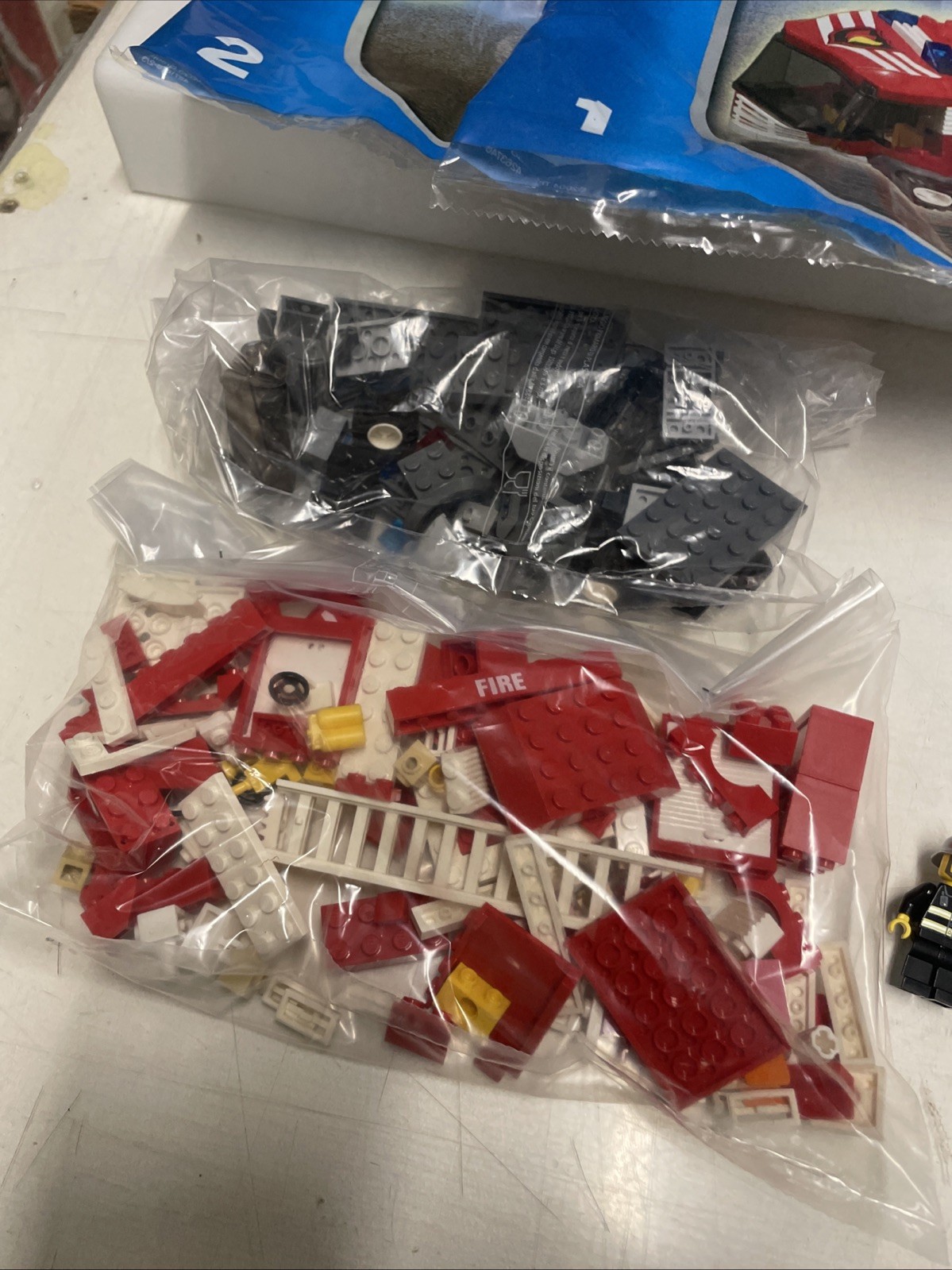 Lego City 7239 - Fire Truck  - completo - immagine 7