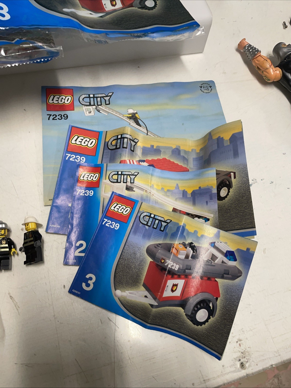 Lego City 7239 - Fire Truck  - completo - immagine 8