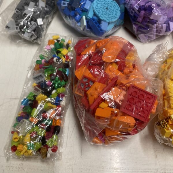 Lego Classic 11717 Basic set  - Completo + 1500 pz 4+ - immagine 3