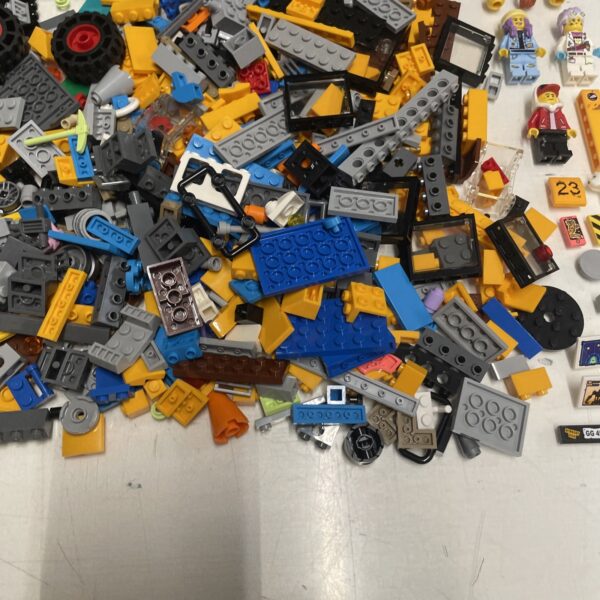 Lego Hidden Side 70423  - Paranormal Intercept Bus 3000  - Completo - immagine 6