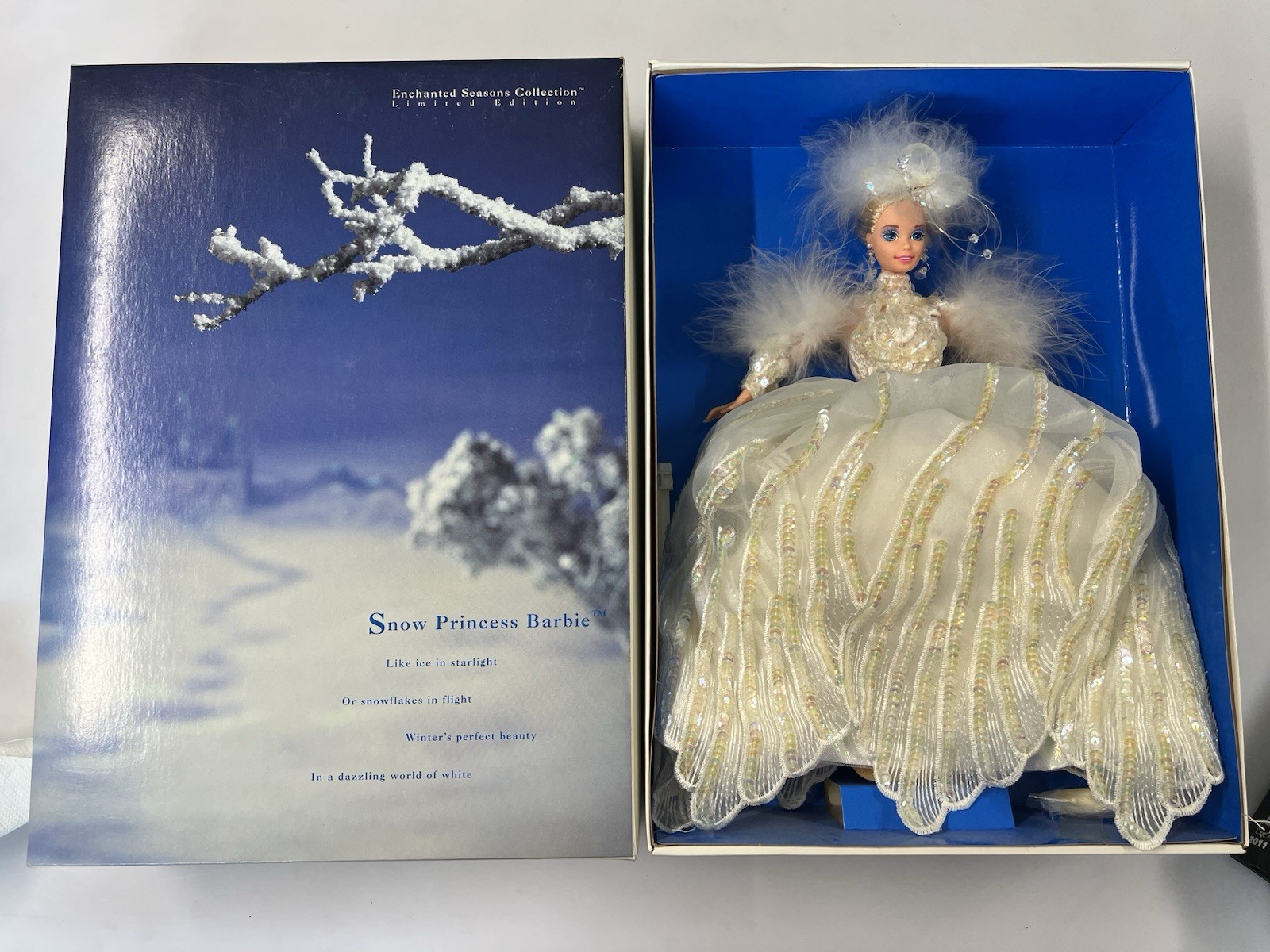 Mattel Barbie - Enchanted Seasons Collection - Snow Princess Barbie - immagine 8