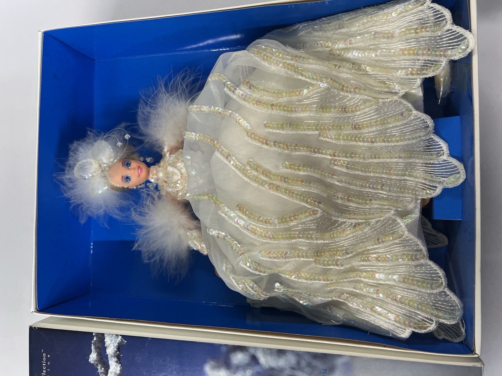 Mattel Barbie - Enchanted Seasons Collection - Snow Princess Barbie - immagine 9