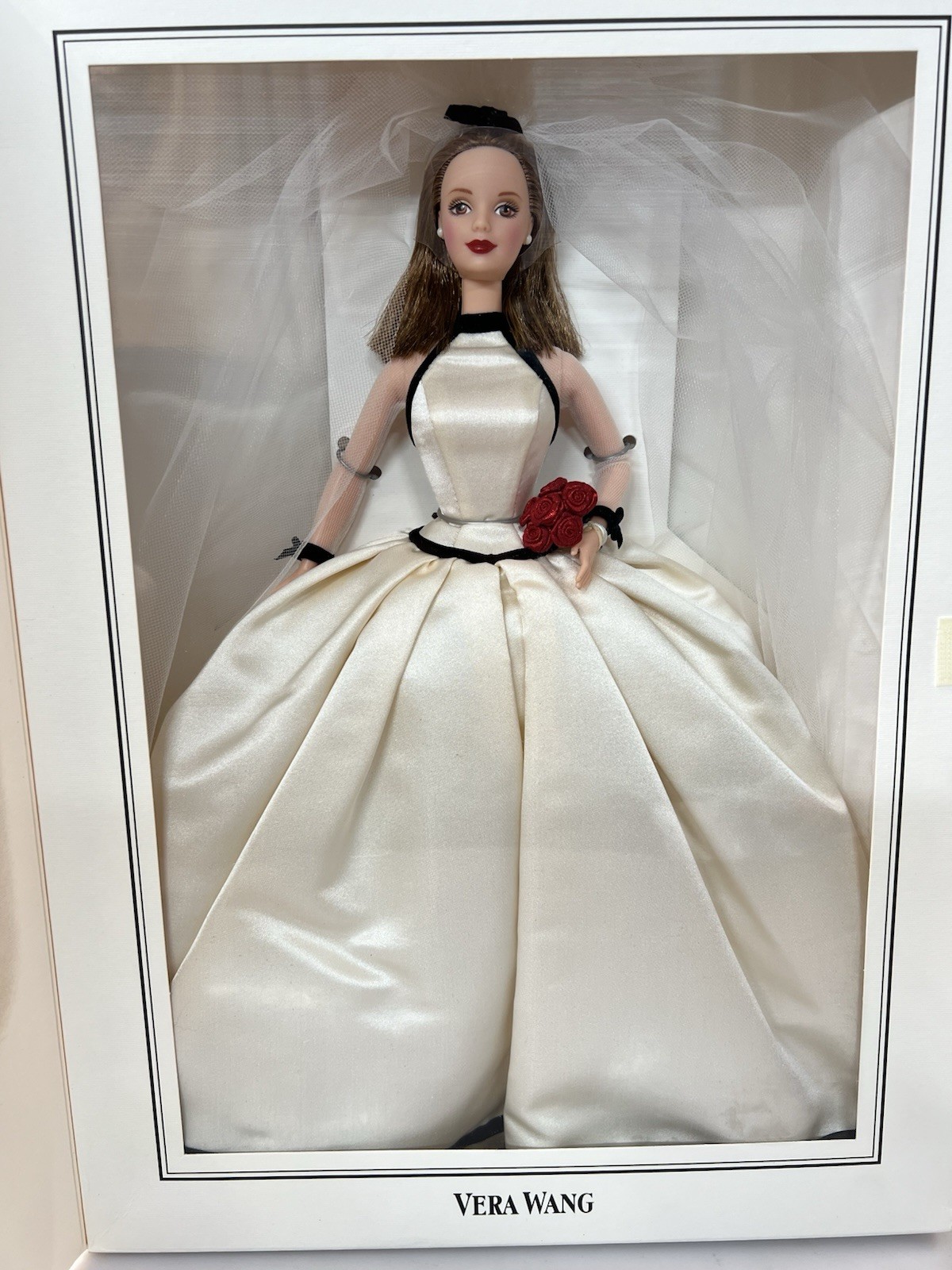 Mattel Barbie - Vera Wang collection - Barbie Vera Wang wedding couture 1997 - immagine 10