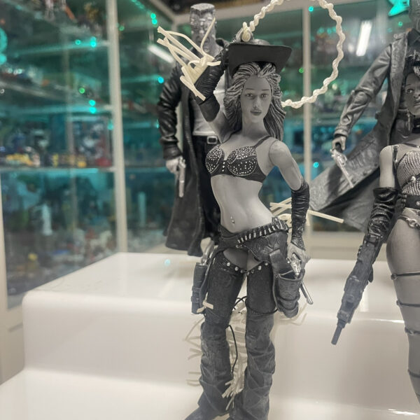 NECA Figure SIN CITY - Marv Manute Yellow Bastard Wendy Kevin ++ - Lotto - immagine 7