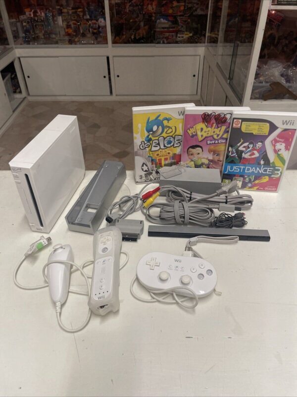 Nintendo Wii Consolle Bianco + Cube Pad + 3 giochi Just Dance - immagine 3