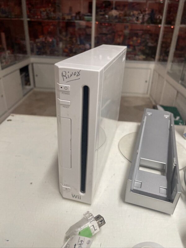 Nintendo Wii Consolle Bianco + Cube Pad + 3 giochi Just Dance - immagine 6
