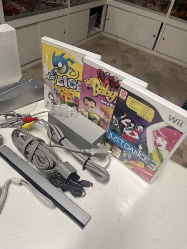 Nintendo Wii Consolle Bianco + Cube Pad + 3 giochi Just Dance - immagine 8