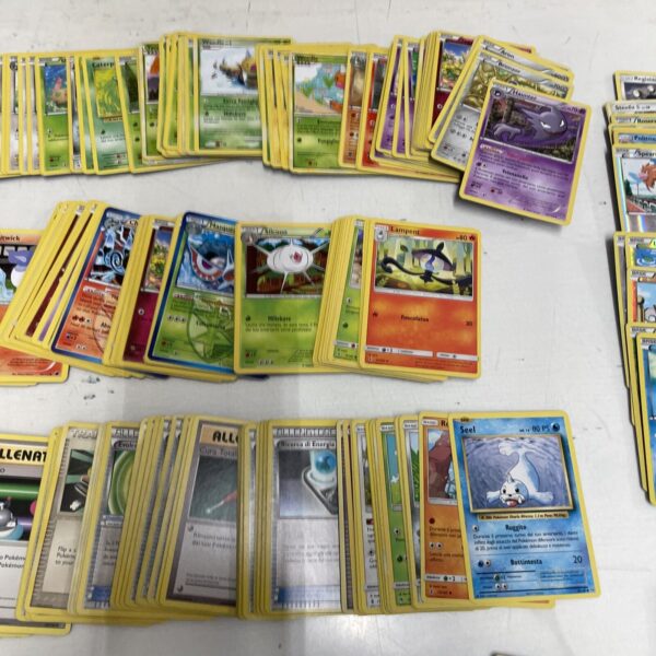 POKEMON Nintendo LOT 400 carte vintage + foil brillanti Pikachu Charizard Mew C - immagine 4